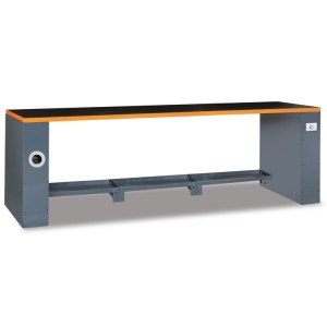 Stół warsztatowy o długości 2,8 m z dodatkowym wyposażeniem, system RSC55