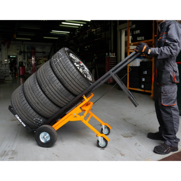 Carro para movimentação de pneus
