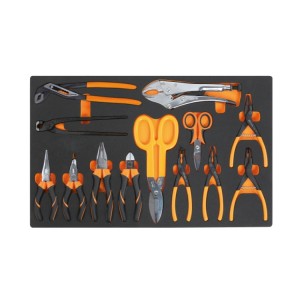 Placa de EVA com alicate e ferramentas de corte
