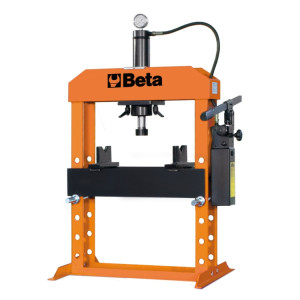 Hydraulic bench press with moving piston