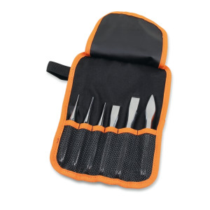 Set of 2 drift punches, 1 centre punch, 2 flat chisels and 1 cape chisel in roll-up wallet made of polyester