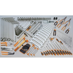 Assortment of 118 tools