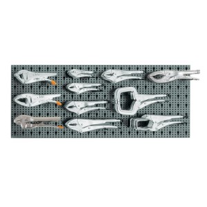 Assortment of 31 tools, with hooks without panel