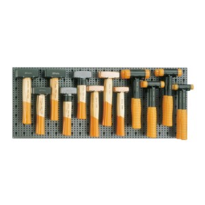 Assortment of 24 tools,  with hooks without panel