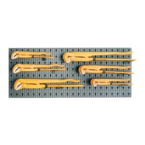 Assortment of 12 tools,  with hooks without panel
