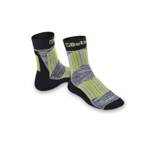 Maxi sneaker socks with protective, breathable inserts on shinbone and instep areas.