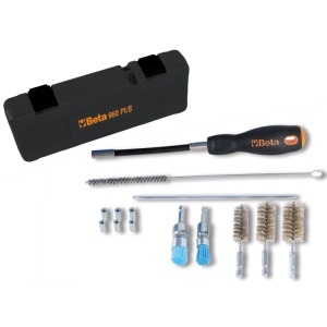 Kit for cleaning injector seats