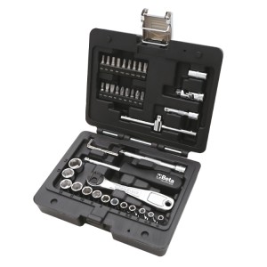 Assortment of 13 hexagon sockets, 18 bits, 4 offset hexagon key wrenches and 7 accessories, in plastic case