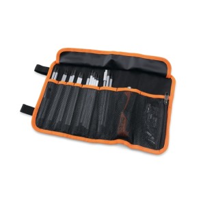 ​Assortment of 16 reversible screwdrivers,  9 1/4" sockets, 2 accessories  and 1 handle, in durable polyester wallet