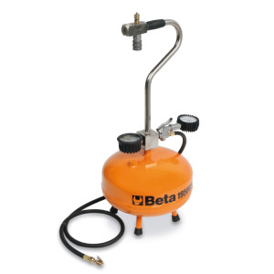 Portable tyre inflator with automatic and manual charging, with inflating gun