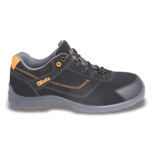 Action nubuck shoe, waterproof, with anti-abrasion insert in toe cap area