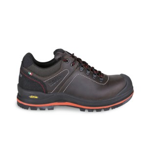 Greased full-grain leather shoe  with high-performance VIBRAM® rubber tread