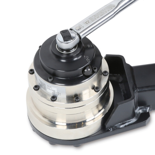 Hand outlet tight torque